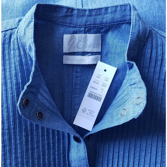 32. J.Crew Classic-fit chambray tuxedo popover shirt - Picture 7 of 8